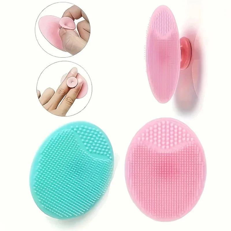 فرشاة السيليكون السحرية لتنظيف وتدليك فروة رأس الأطفال 💆‍♂️✨ رغوة غنية، تنظيف عميق، وراحة لا تقاوم.